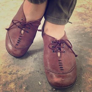 Fidji heeled lace up leather shoe